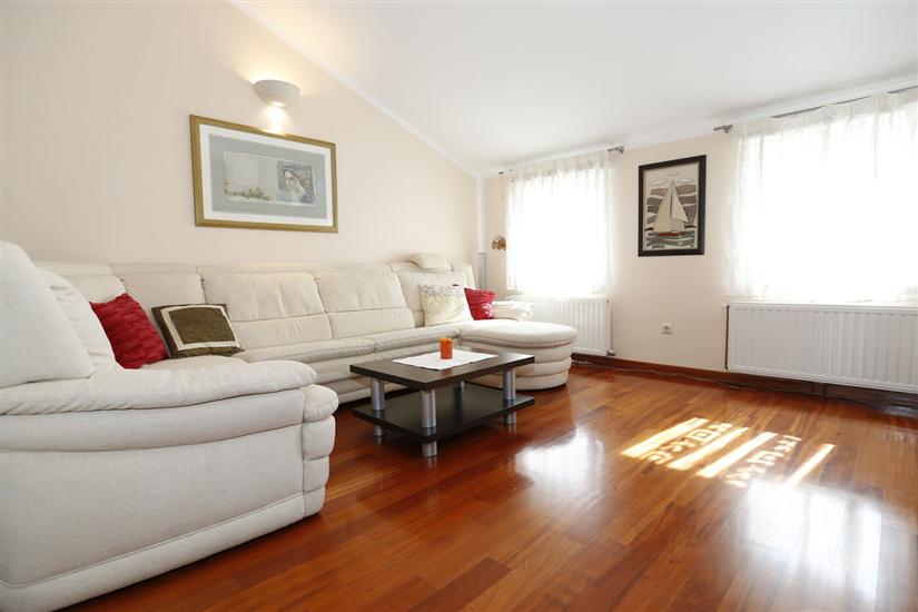 Apartment A2, for 6 persons