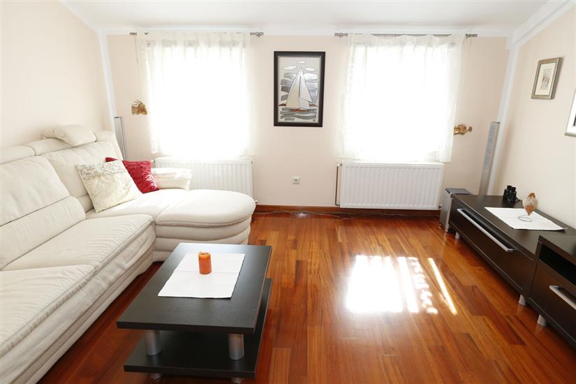 Apartment A2, for 6 persons