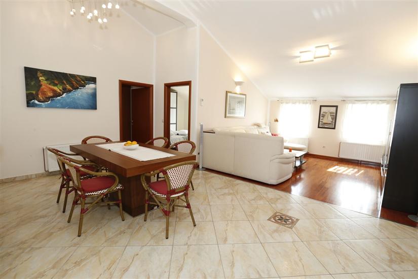 Apartment A2, for 6 persons