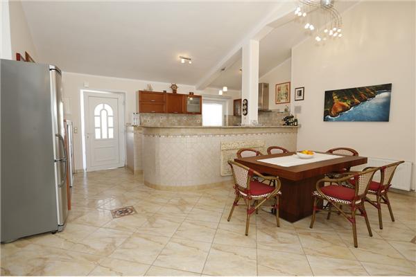 Apartment A2, for 6 persons