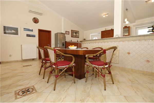 Apartment A2, for 6 persons