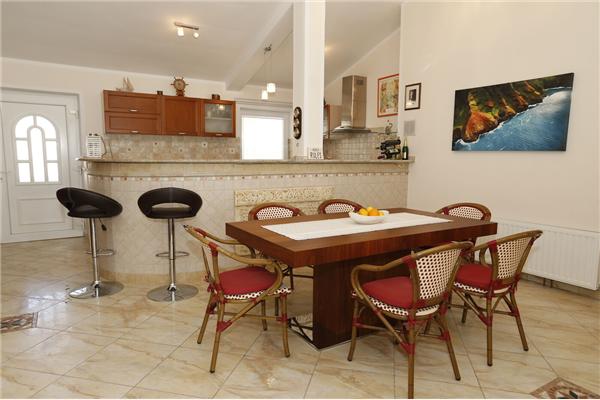 Apartment A2, for 6 persons