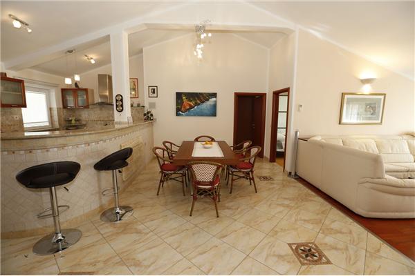 Apartment A2, for 6 persons