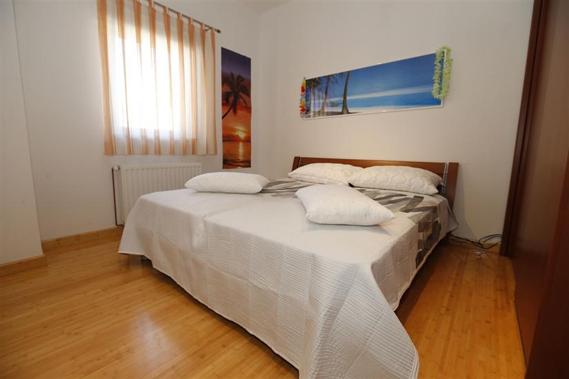 Apartment A2, for 6 persons