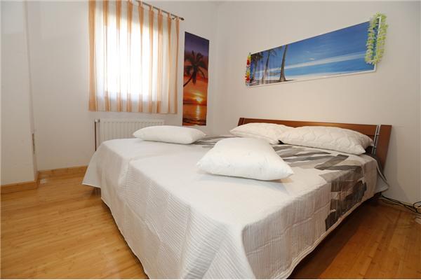 Apartment A2, for 6 persons