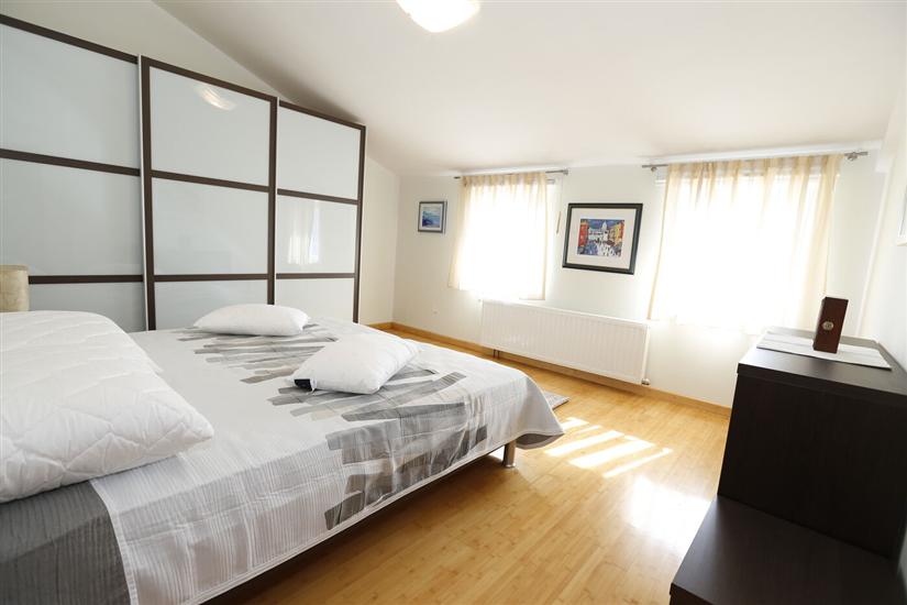 Apartment A2, for 6 persons