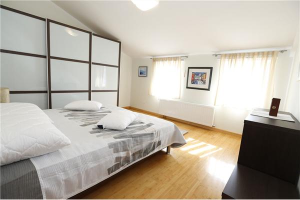 Apartment A2, for 6 persons