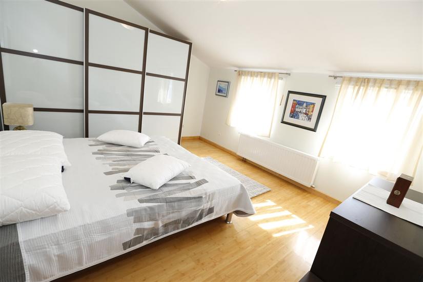 Apartment A2, for 6 persons