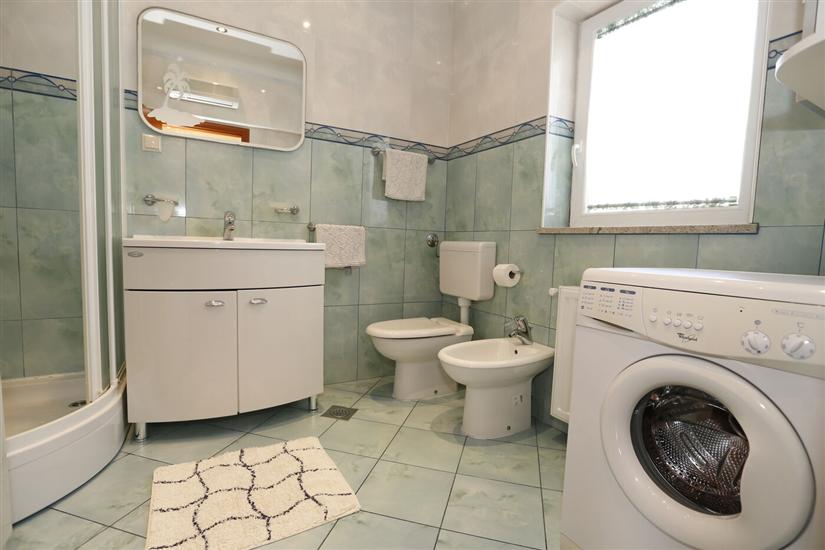 Apartment A2, for 6 persons