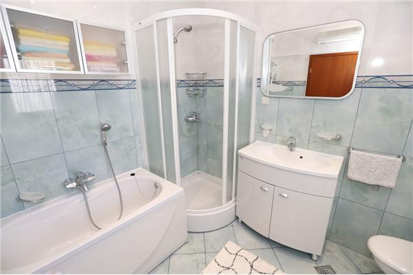 Apartment A2, for 6 persons