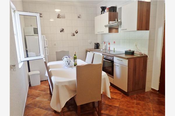 Apartment A1, for 5 persons