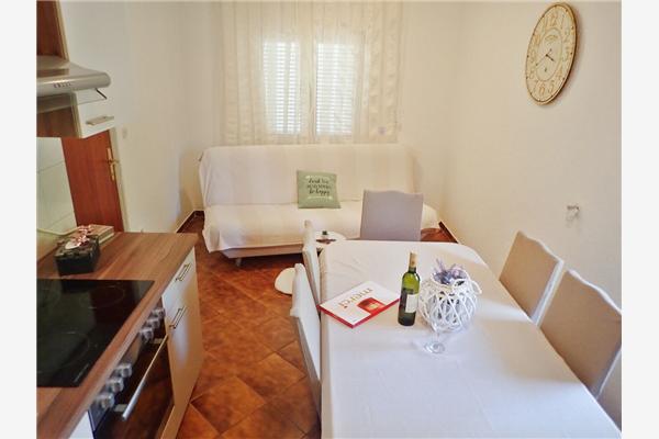 Apartment A1, for 5 persons