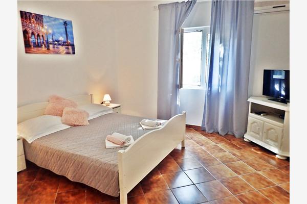 Apartment A1, for 5 persons