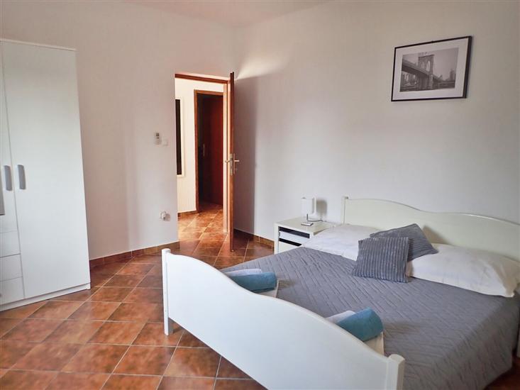 Apartment A1, for 5 persons