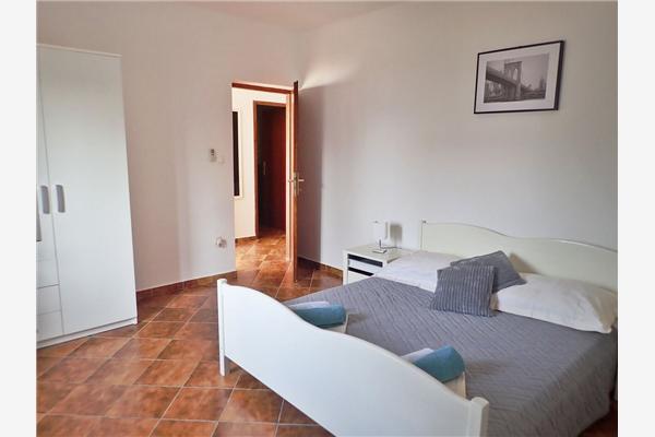 Apartment A1, for 5 persons