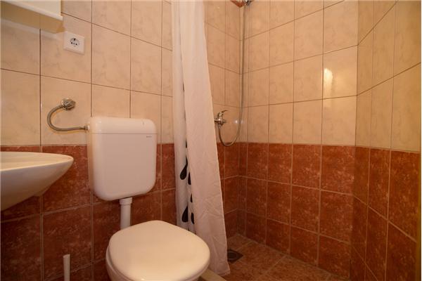 Room S1, for 2 persons