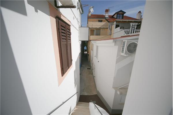 Room S1, for 2 persons