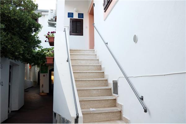 Room S1, for 2 persons