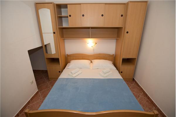 Room S1, for 2 persons