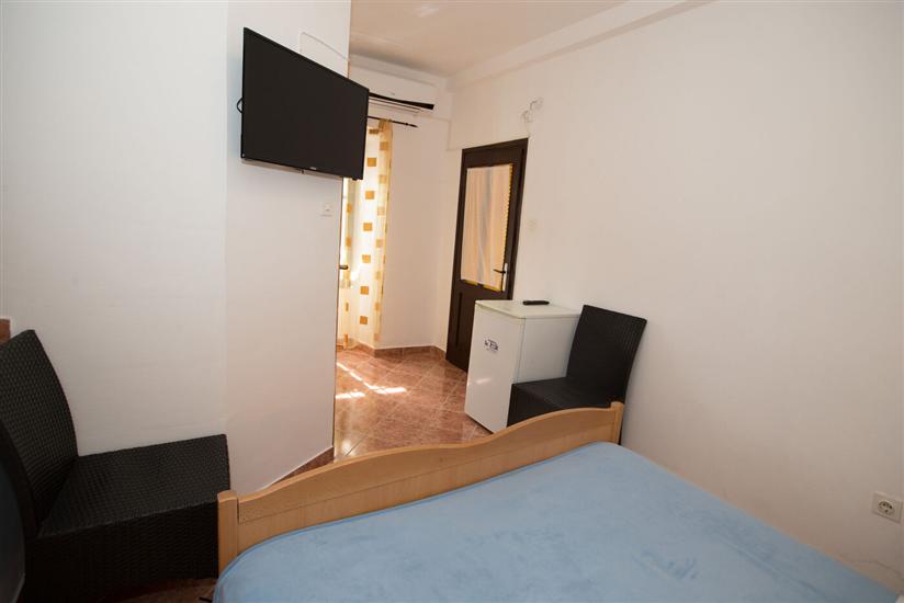 Room S1, for 2 persons