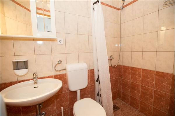 Room S1, for 2 persons