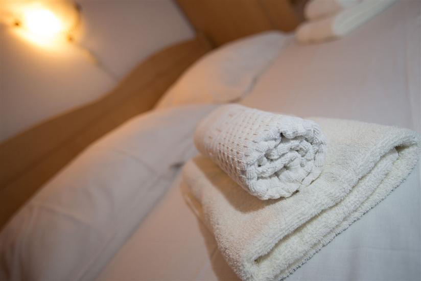 Room S1, for 2 persons