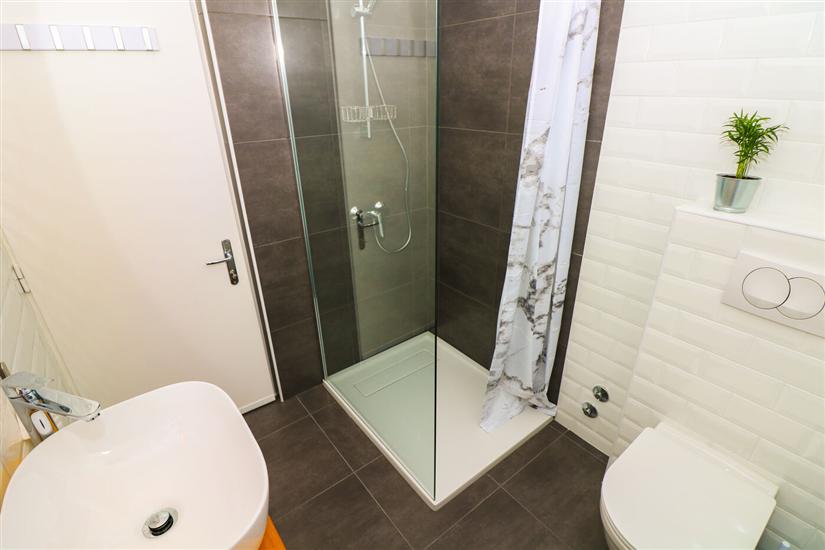 House K1, for 8 persons