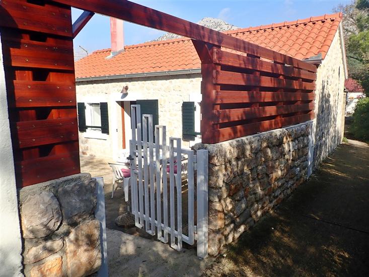 House CVITA-30 m from the beach