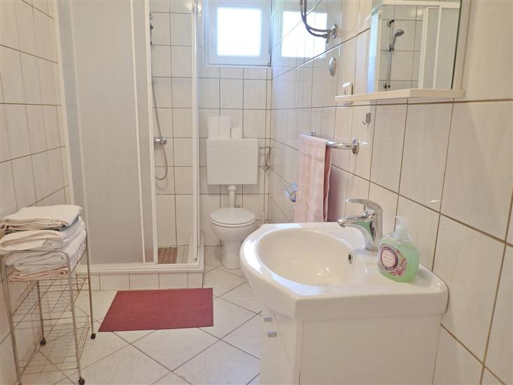 Apartment A2, for 5 persons