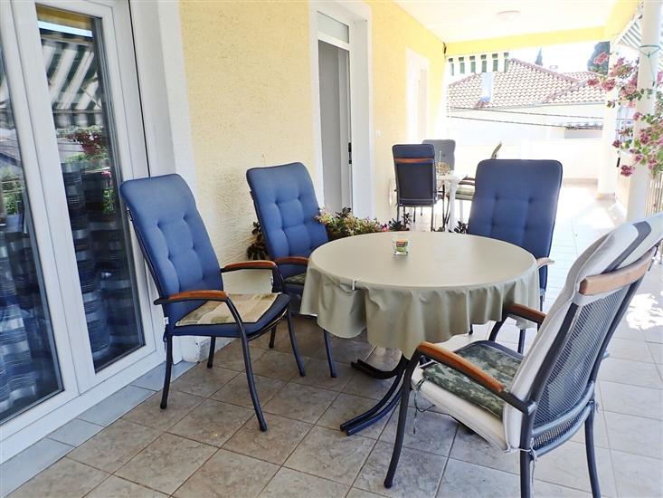 Apartment A4, for 6 persons