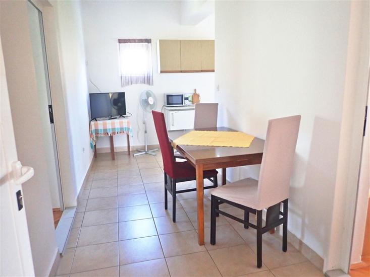 Apartment A4, for 6 persons