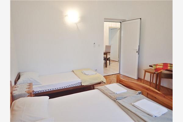 Apartment A4, for 6 persons