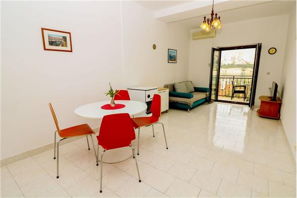 Apartment A2, for 3 persons