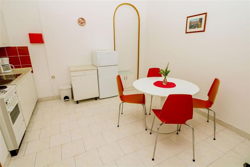 Apartment A2, for 3 persons