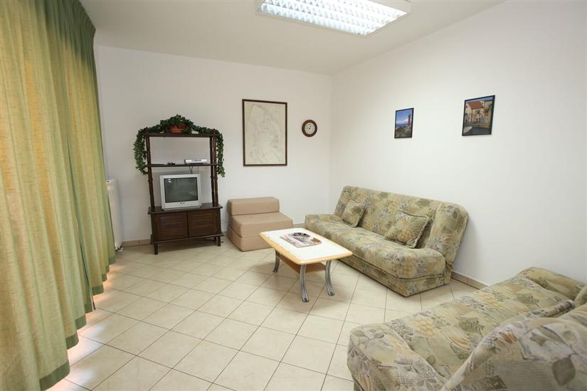 Apartment A1, for 5 persons