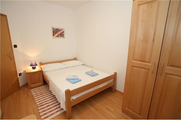 Apartment A1, for 5 persons