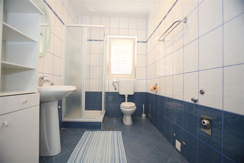 Apartment A1, for 5 persons