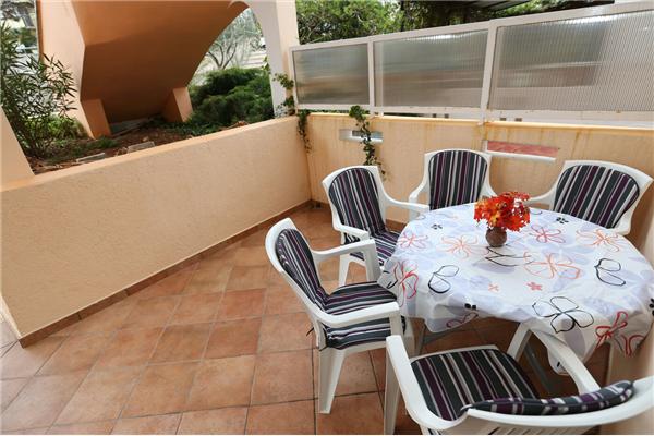 Apartment A1, for 5 persons