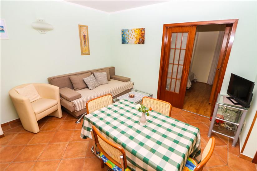 Apartment A1, for 5 persons