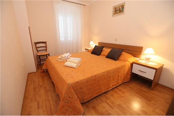 Apartment A1, for 5 persons
