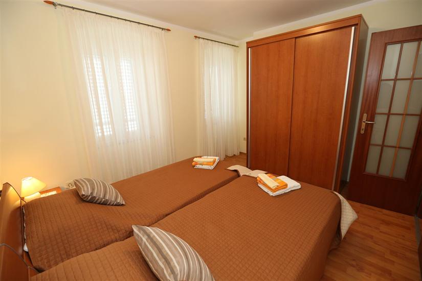 Apartment A1, for 5 persons