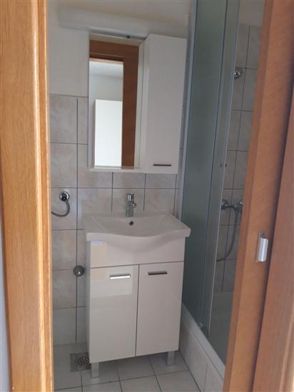 Room S2, for 3 persons