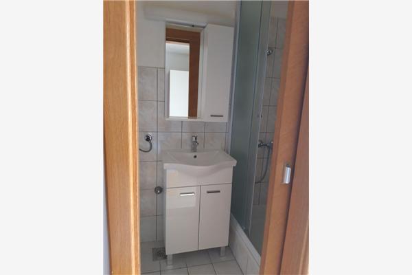 Room S2, for 3 persons