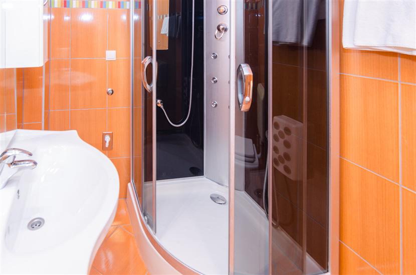 House K1, for 9 persons