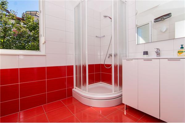 Apartment A1, for 8 persons