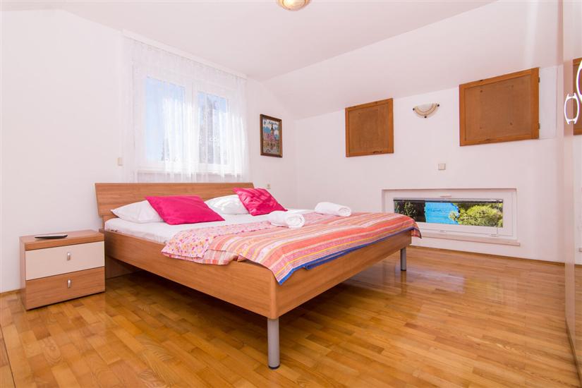 Apartment A1, for 8 persons