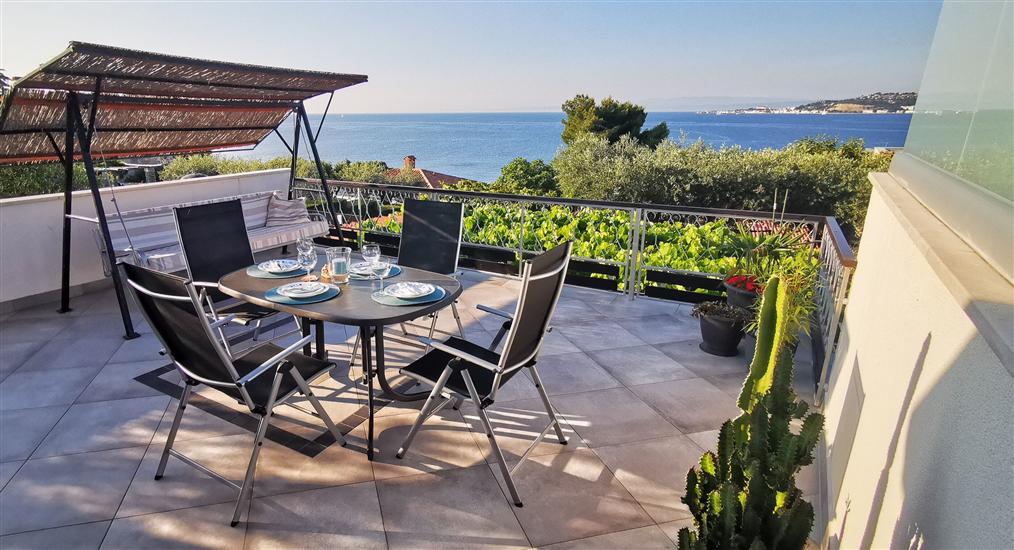 Apartmaj Karmen sa pogledom na more