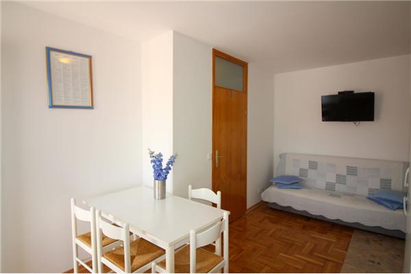 Apartment A1, for 5 persons