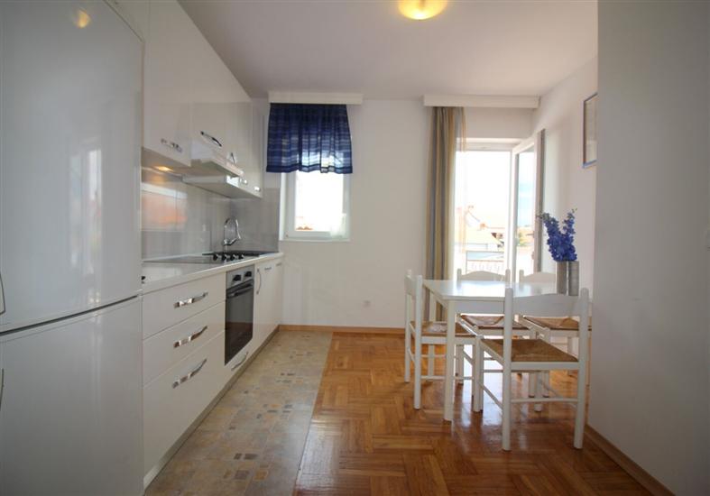 Apartment A1, for 5 persons