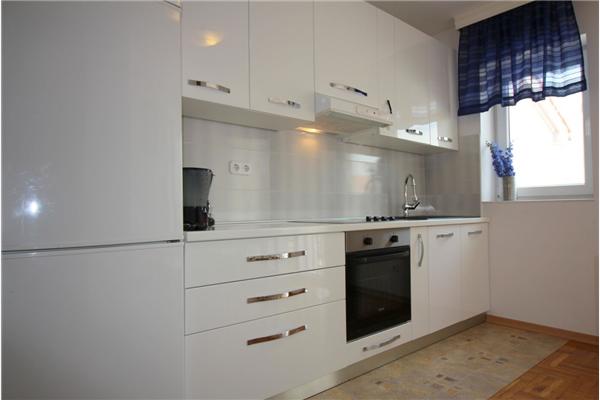 Apartment A1, for 5 persons